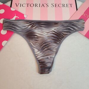 Y2K Victoria's Secret Fabulous Satin Classic Thong Panty Size Lg Animal Print